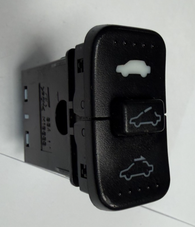 2003-2007 Honda CR-V CRV Sun Roof Moonroof Sunroof Switch Button M19833
