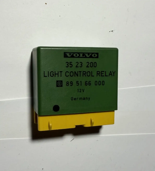 1992 1993 1994 1995 1996 1997 Volvo 850 S70 V70 Light Control Relay 12V 3523200 by Volvo