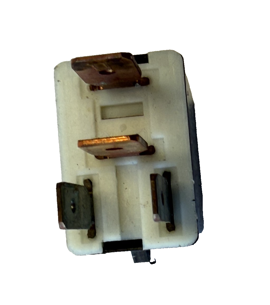 1998-2004 Toyota Avalon Circuit Opening 4 Pin Relay Assembly 90084 98031 by Toyota