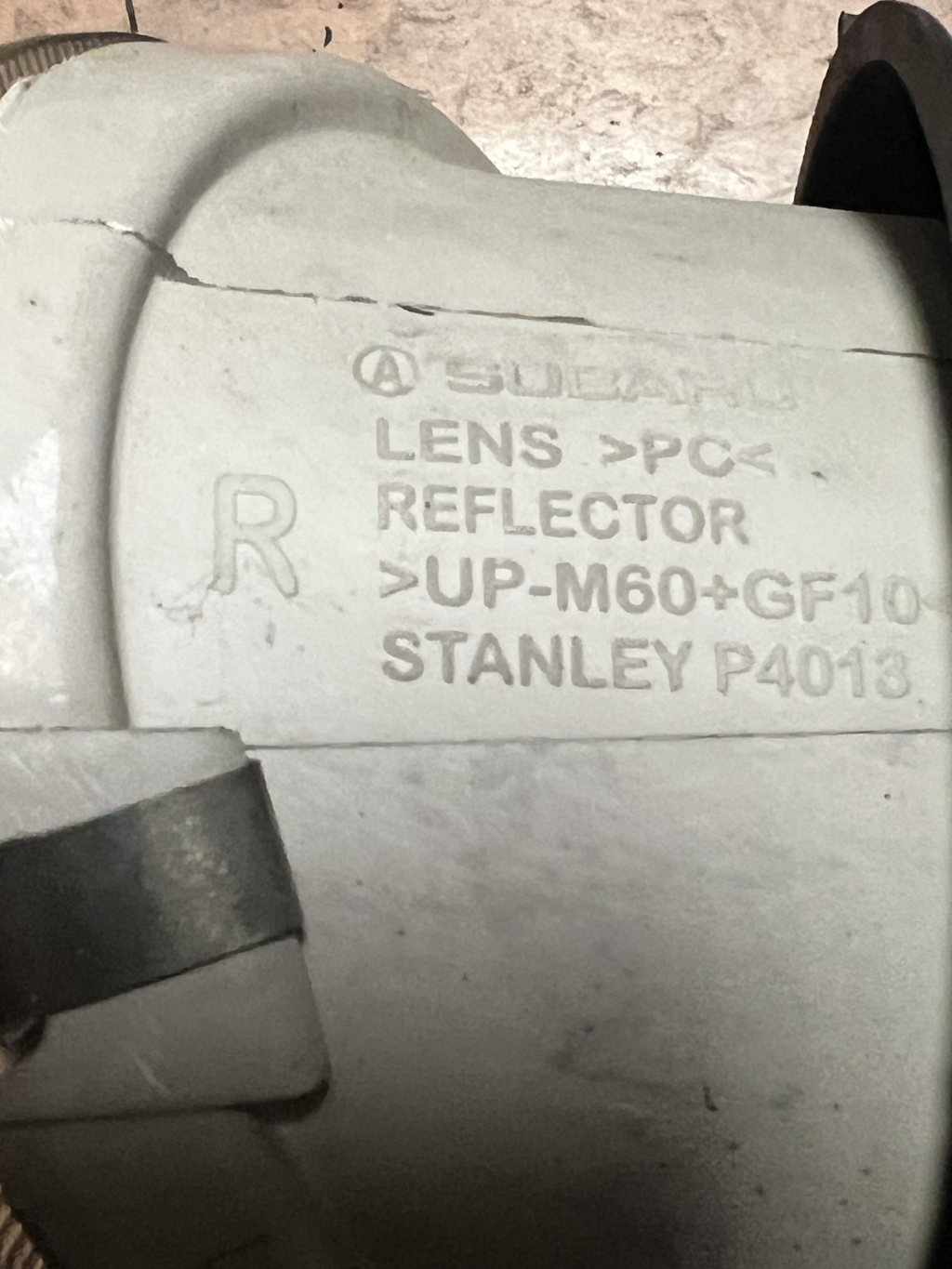2005 2006 2007 2009 Subaru Legacy Outback Foglight Bumper Lamp Front Right