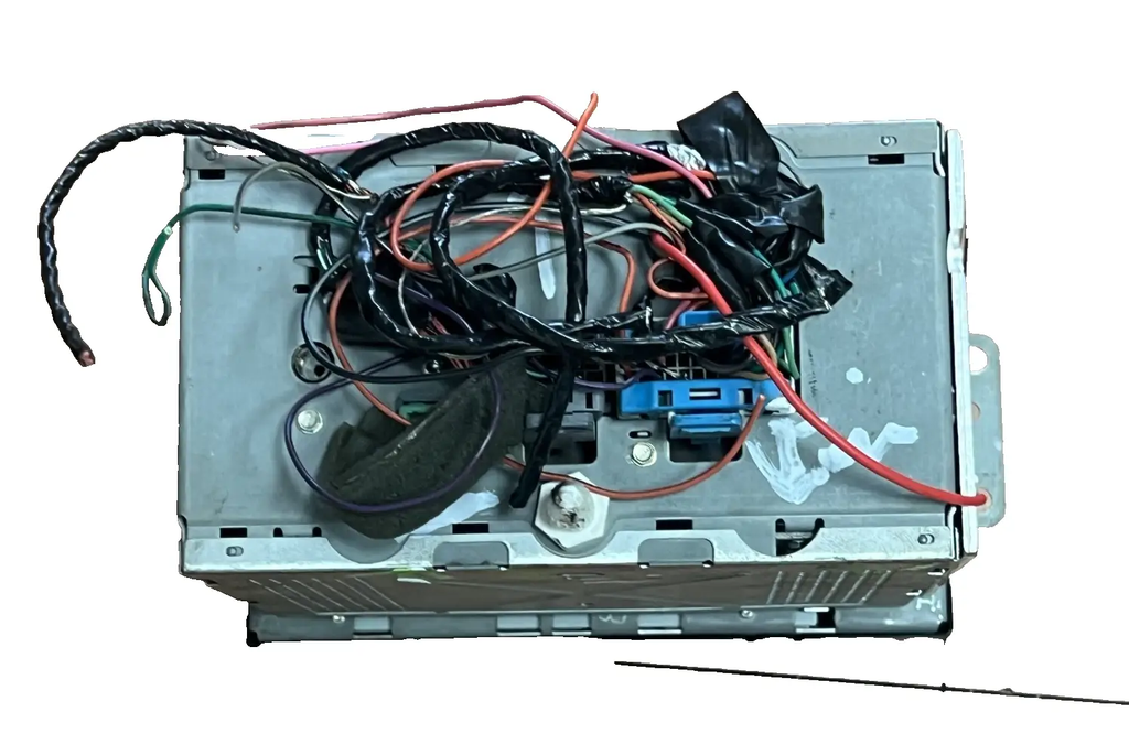 2005-2007 Buick Rainier AM FM Radio Navigation Screen CD Player OEM 15800000 by GM Delphi