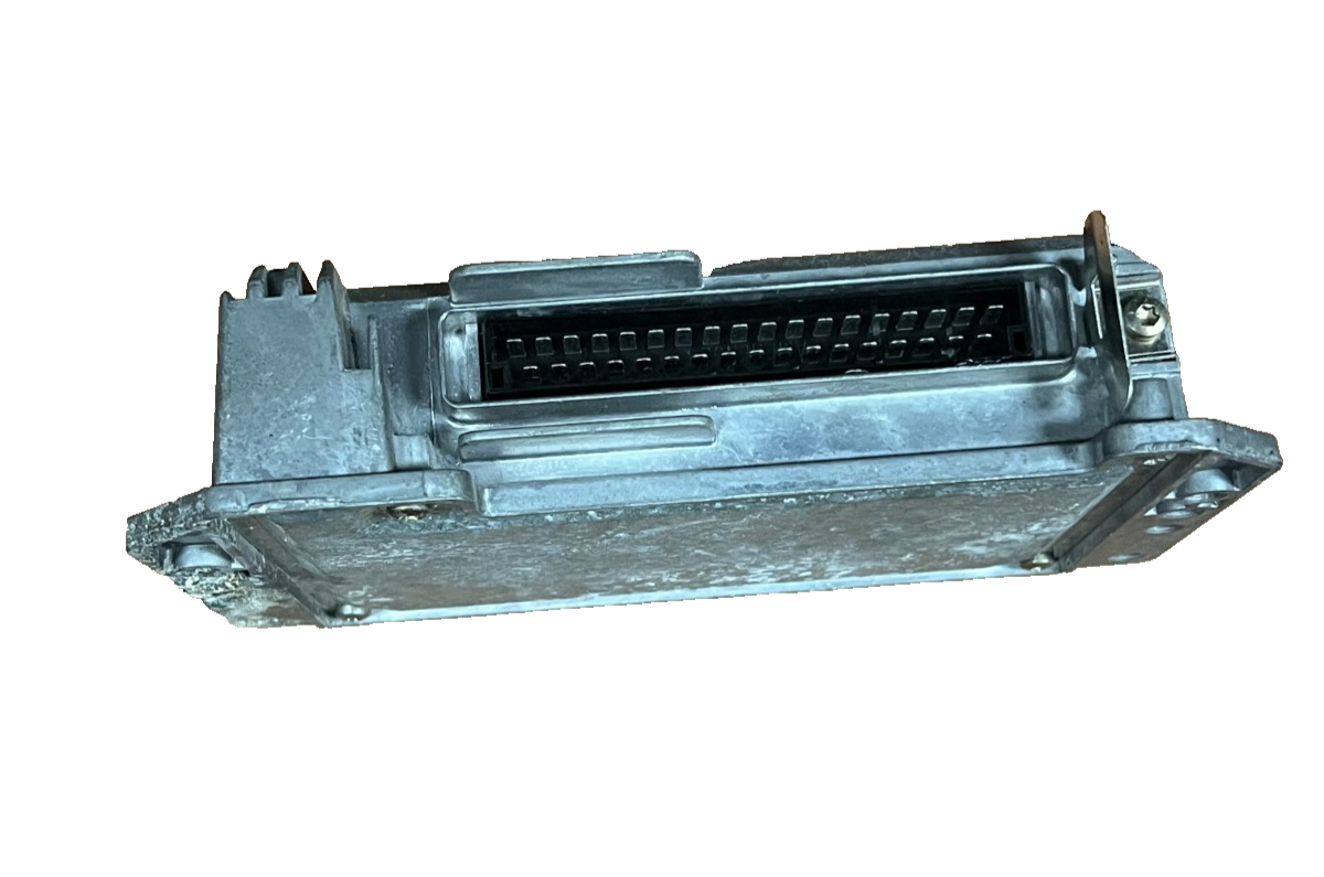 1992-1995 Volvo 740 940 Engine Control Module ECM OEM 6842882, S101590202A