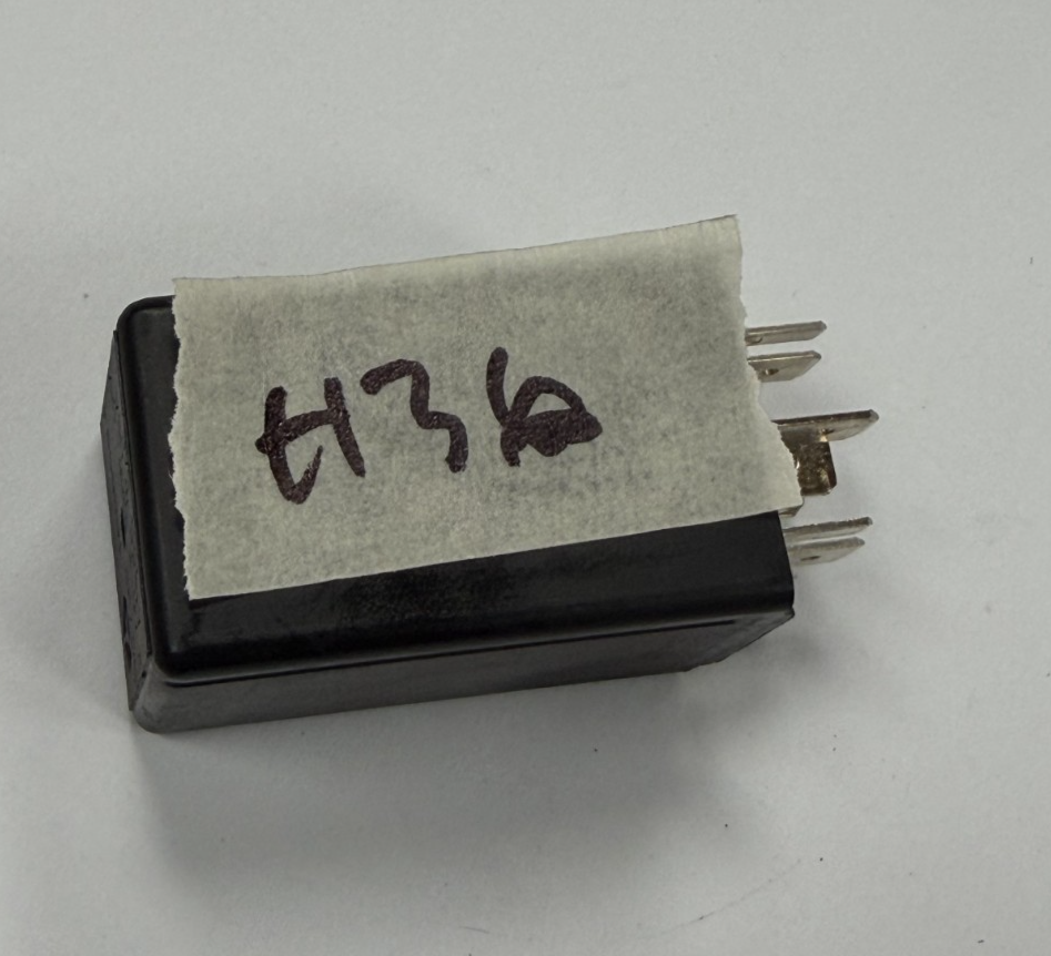 Turn Signal Relay 4686094, 50732 Black fits 1997-2000 Dodge Caravan