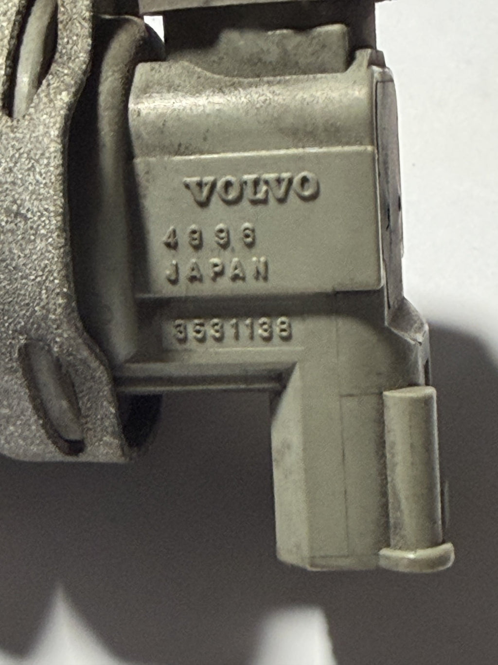 1993-1997 Volvo 240 740 940 960 850 EGR Vacuum Control Valve Solenoid 3531138