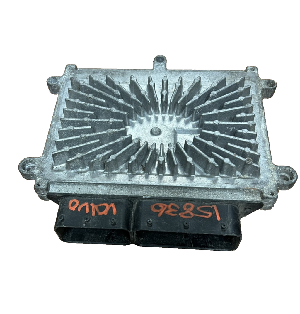 2004-2006 Volvo S40 Engine Control Module ECM ECU OEM 079700-9132, 30650677