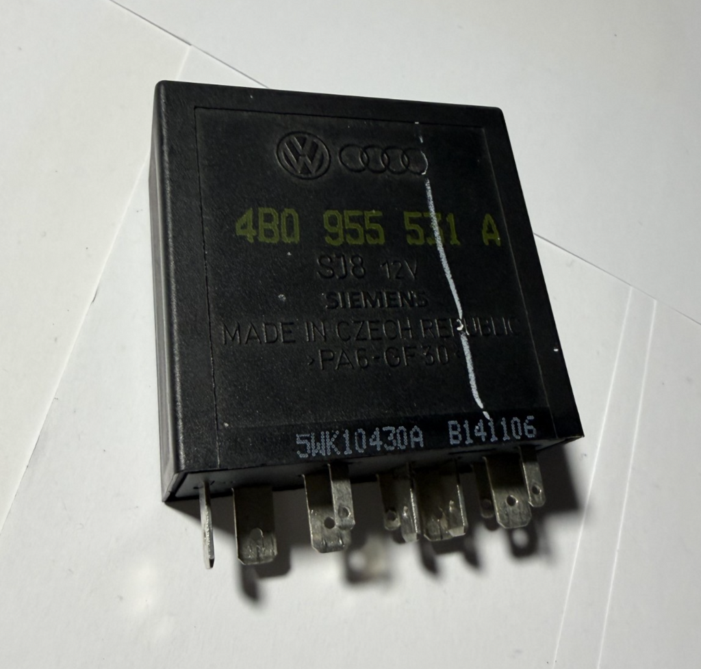 1997 1998 1999 2000 2001 2002 2003 Volkswagen MK4 Golf Relay 4B0955531A Black