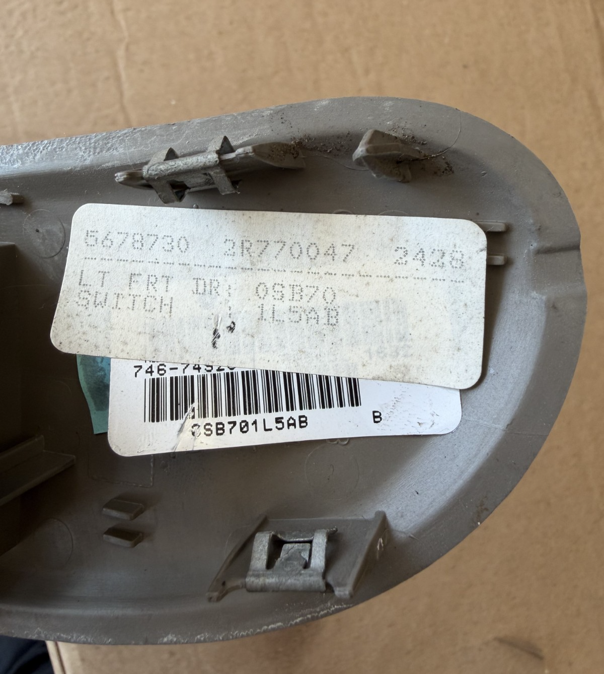 2002-2006 Town Country Caravan Left Front Window Switch 0SB701L5AB Gray