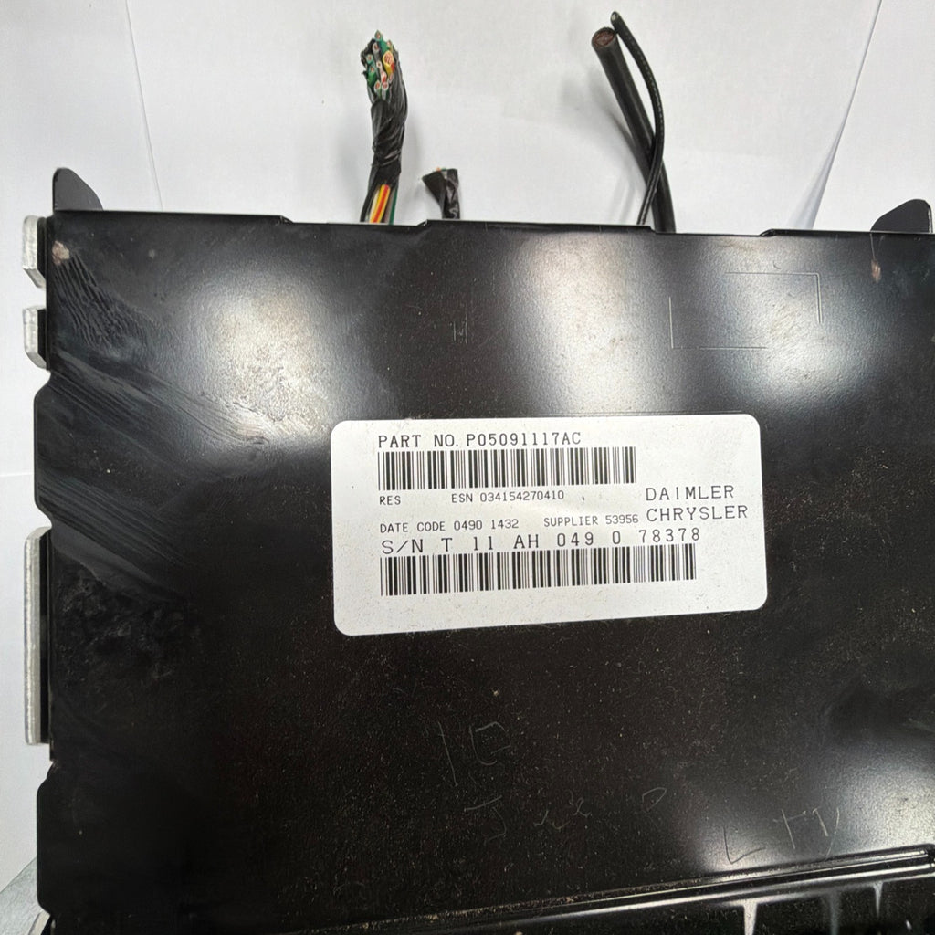 Radio CD MP3 Player AUX Sirius 05091117AC fits 2010 Chrysler Town and Country