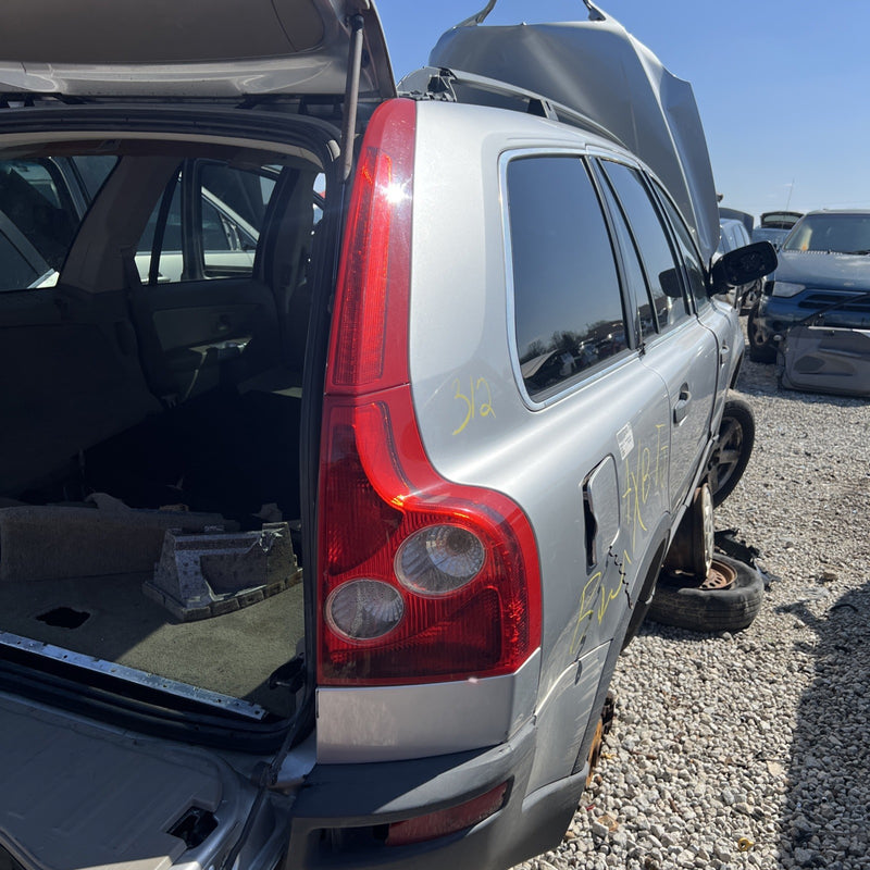 2003 2004 2005 2006 Volvo XC90 Lower Tail Light Taillight Right Passenger RH