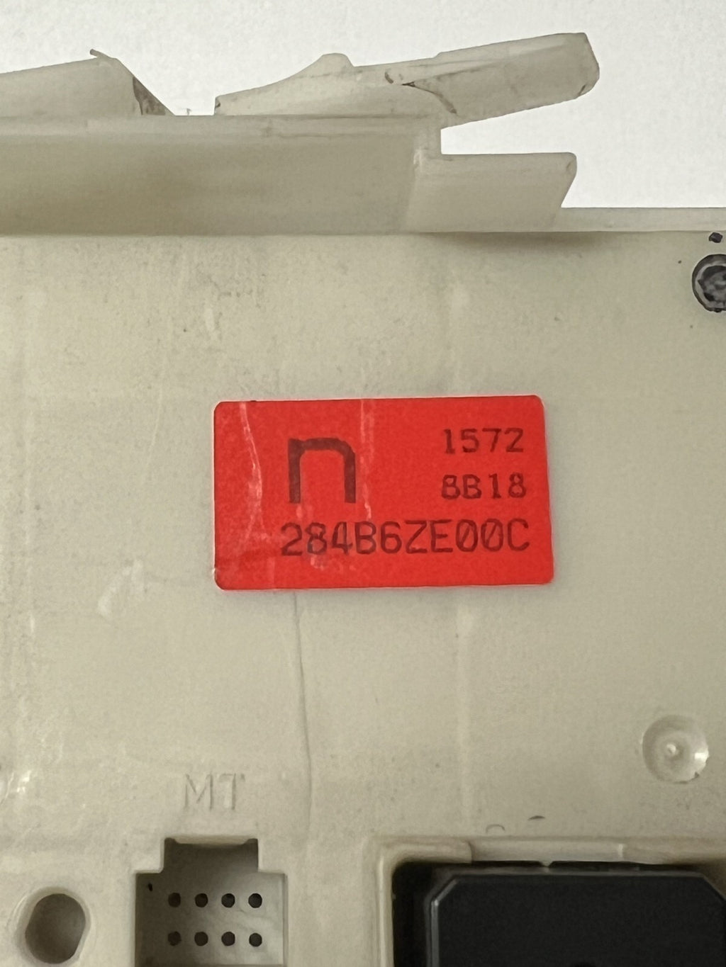 2006-2010 Nissan Titan Armada Infiniti QX56 Engine Relay Fuse Box 284B6ZE00C