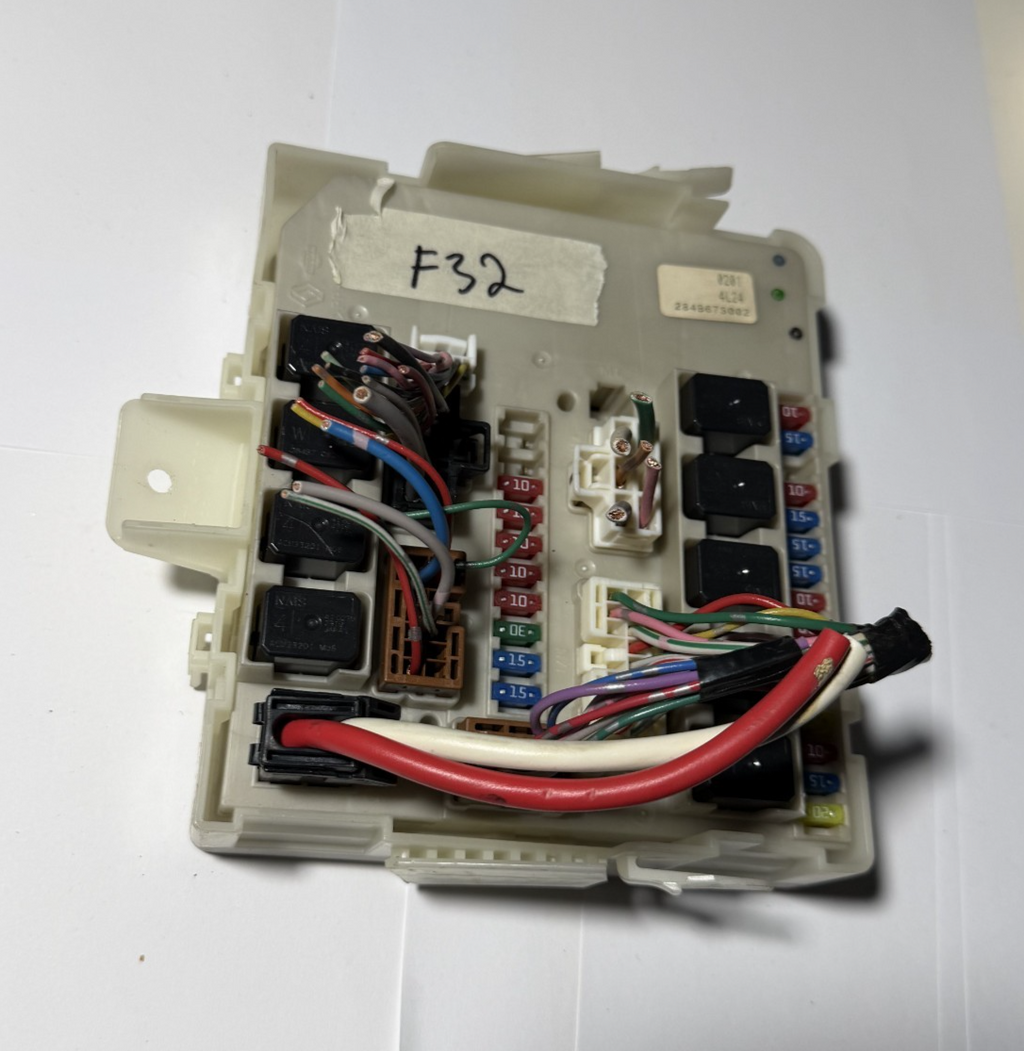 Fuse Relay Box Module 284B67S002 fits 2004 2005 2006 2007 Nissan Pathfinder