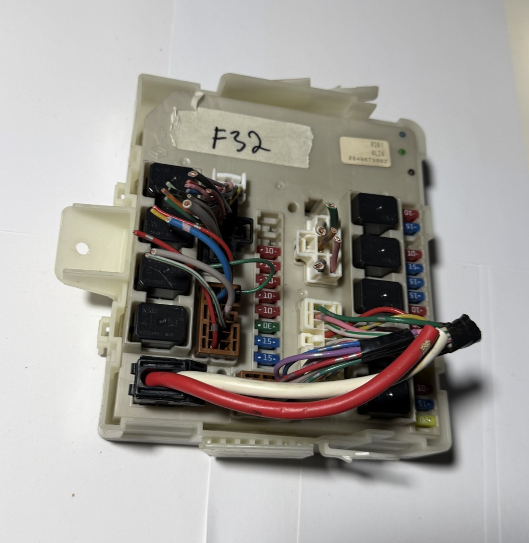 Fuse Relay Box Module 284B67S002 fits 2004 2005 2006 2007 Nissan Pathfinder