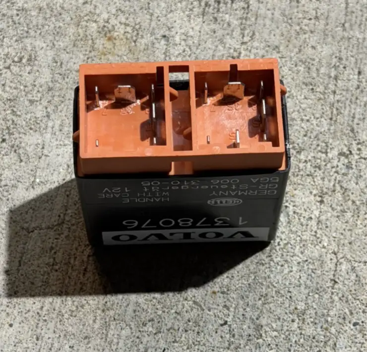 Cruise Control Relay 1378076, 5GA 006 310-05 fits 1996-2000 Volvo 850 V70 S70 by Volvo