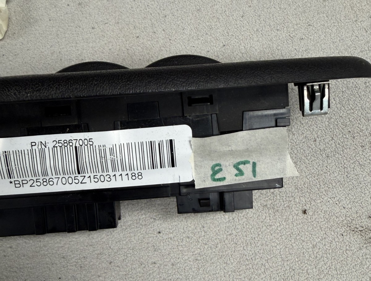 2006-2009 Chevrolet Trailblazer Left Master Window Door Switch 25867005 Black