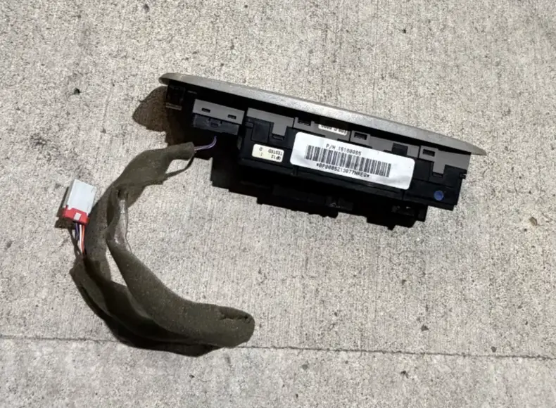 2002-2005 GMC Envoy Rainer Power Window Master Switch Driver Left LH 15180085 by Unbranded
