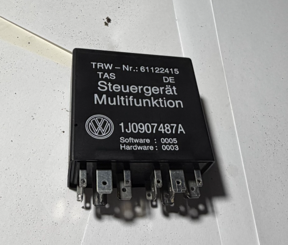 1999-2005 Volkswagen Passat Multifunction Steering Relay 1J0907487A