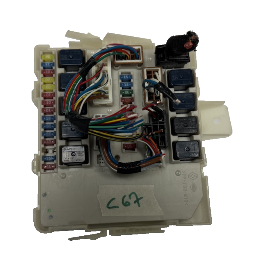 04 05 06 07 2004 2005 2006 2007 Nissan Armada LE Engine Fuse Relay Box Fusebox
