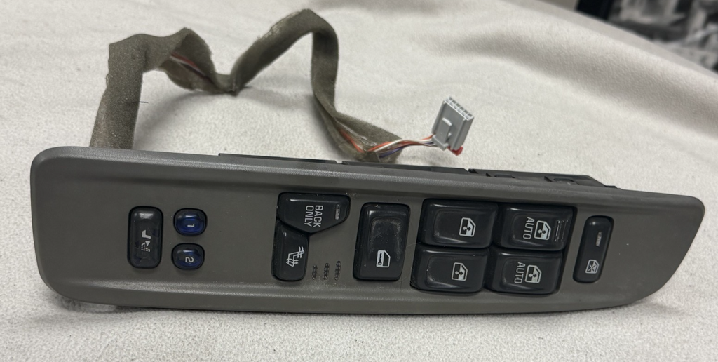 Master Window Door Switch Front Left Driver 15204698 fits 02 03 04 05 GMC Envoy
