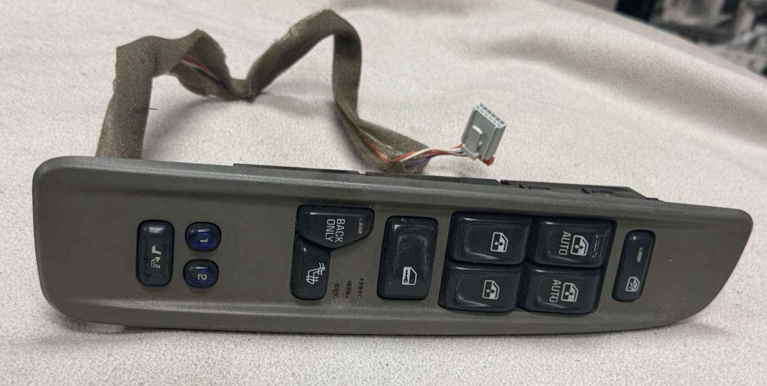 Master Window Door Switch Front Left Driver 15204698 fits 02 03 04 05 GMC Envoy