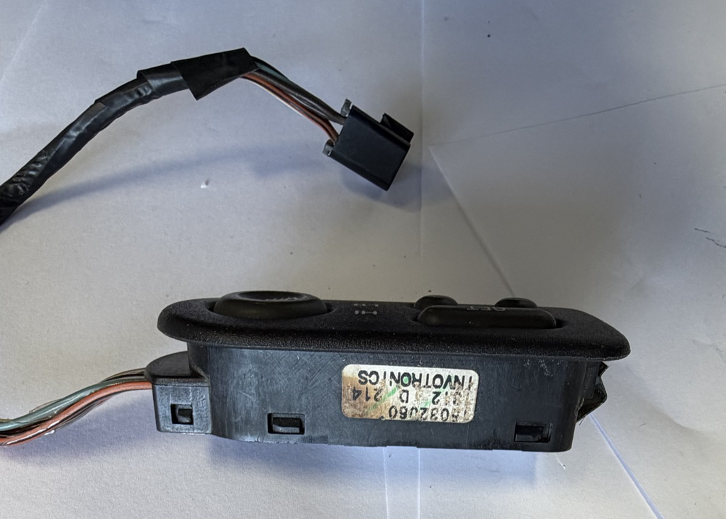 1999-2002 Tahoe Yukon Driver Door Heated Heat Seat Switch 15032060 Black