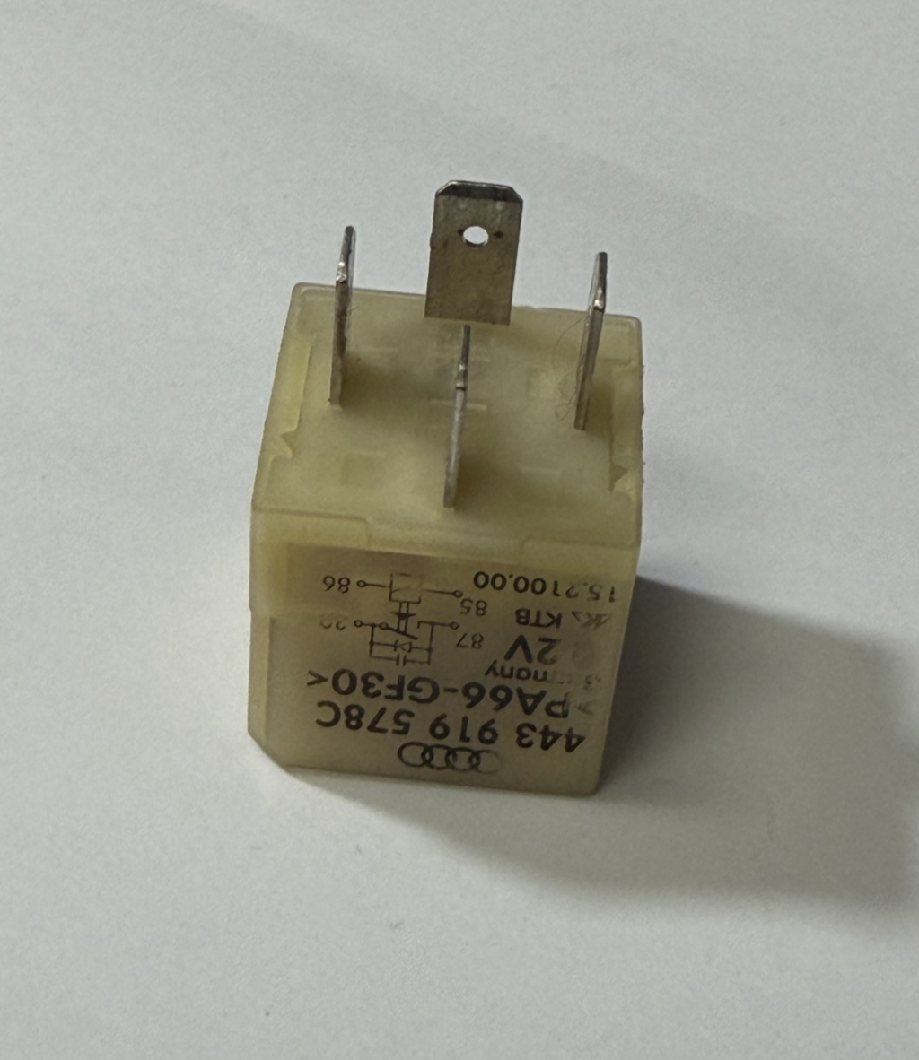 Volkswagen Passat Audi A4 A6 S6 A8 AC Electro Clutch Relay 12V 443 919 578C
