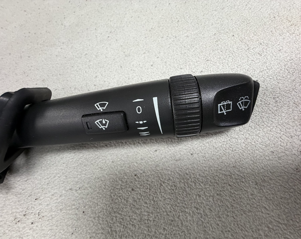 05 2005 Volvo XC70 V70 Windshield Wiper Stalk Switch 30669742 04W30D Black