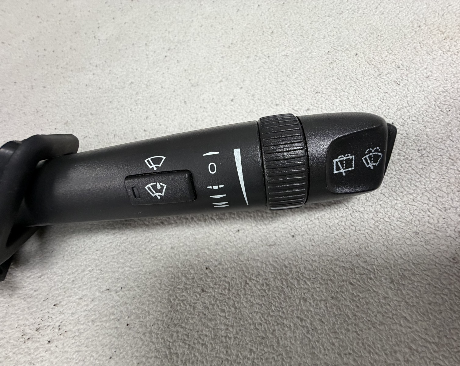05 2005 Volvo XC70 V70 Windshield Wiper Stalk Switch 30669742 04W30D Black