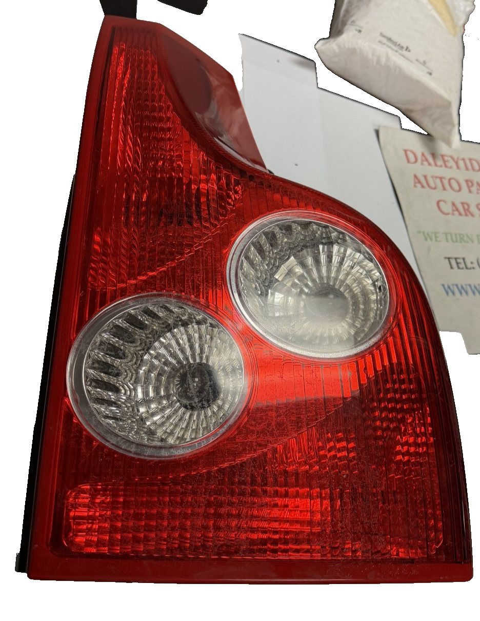 Tail Light Taillight Right Passenger RH fits 2003 2004 2005 2006 Volvo XC90