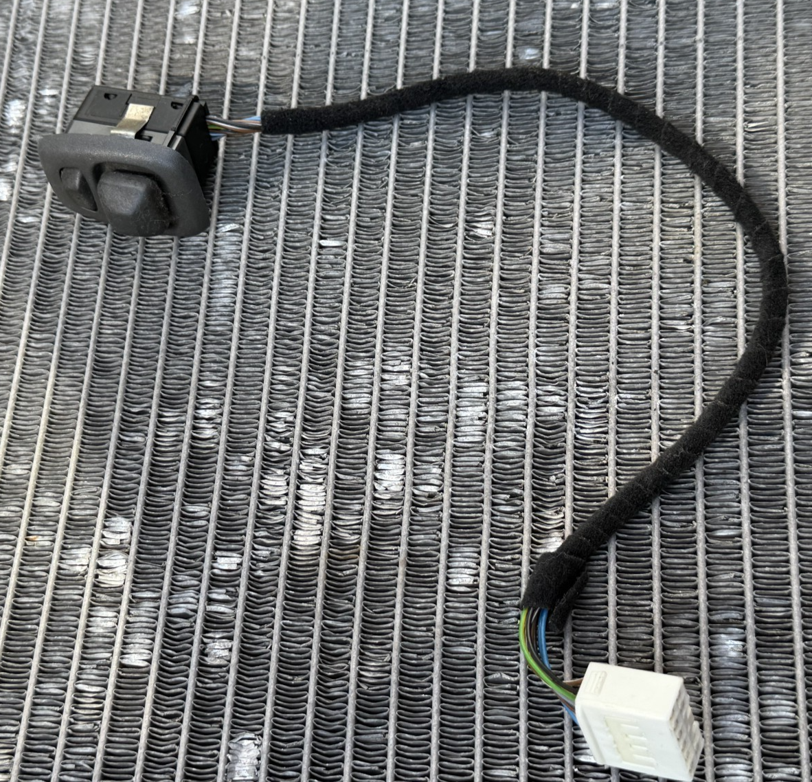 Power Mirror Switch with Harness 91 48 959, 03220500 fits 98-04 Volvo S70 by Volvo