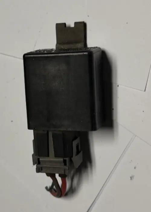 Volvo 240 740 760 940 4 Pin Fuel Pump Radio Suppression Relay 899931 1323592-1 by Volvo