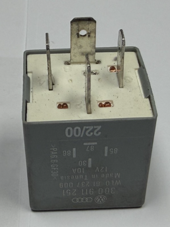 1999-2003 Volkswagen Beetle 1.8L Starter Relay 12V 10A OEM 3B0911251 Gray