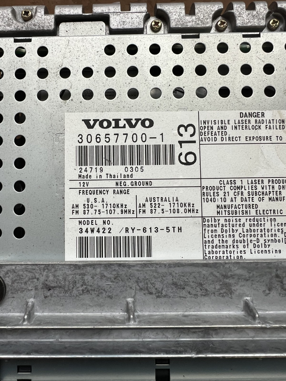 2001-2005 Volvo S60 V70 Radio Cassette CD Player OEM 30657700-1, 34W422