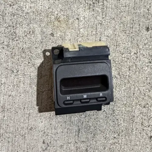 Front Center Dash Digital Clock 0298 318-0 fits 97 98 99 00 01 Honda CR-V by Honda