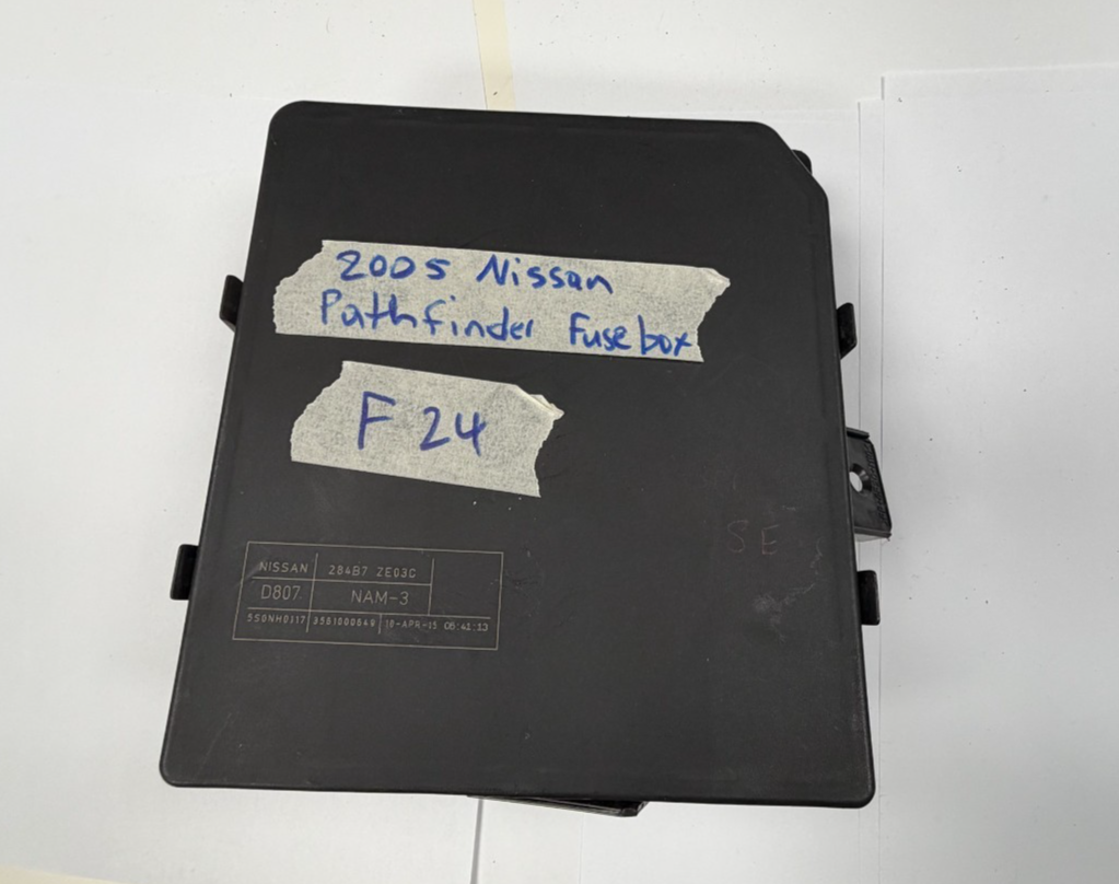 05 2005 Nissan Pathfinder Engine Fuse Box Fusebox 284B7 ZE03C