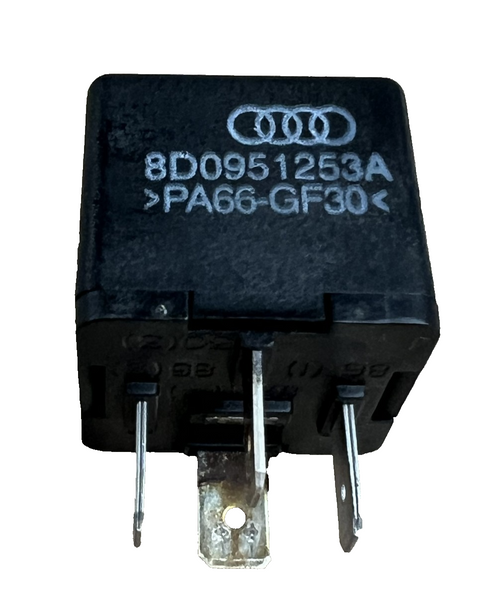05 2005 Volkswagen Passat Multifunction Relay #373 12V 40A 8D0951253A