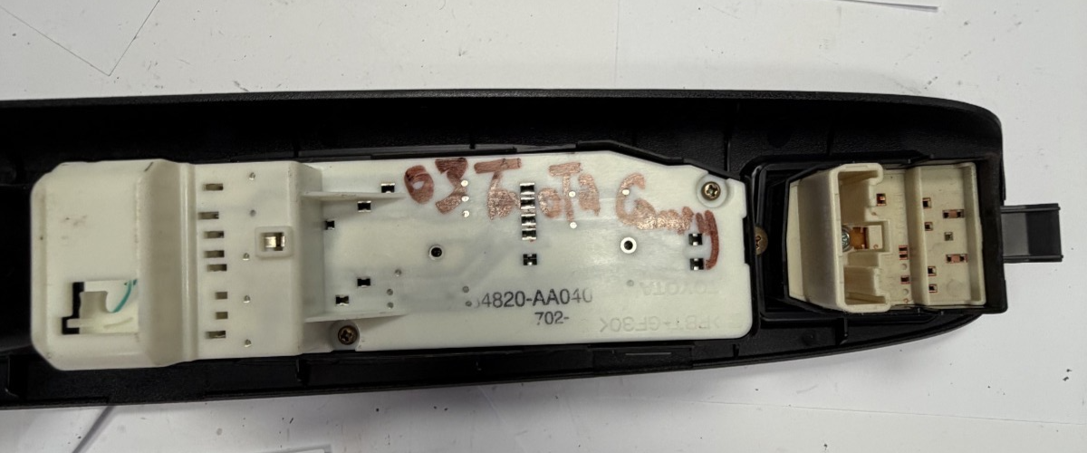 2002-2005 Toyota Camry Master Window Switch Left LH 84820 AA040 Woodgrain