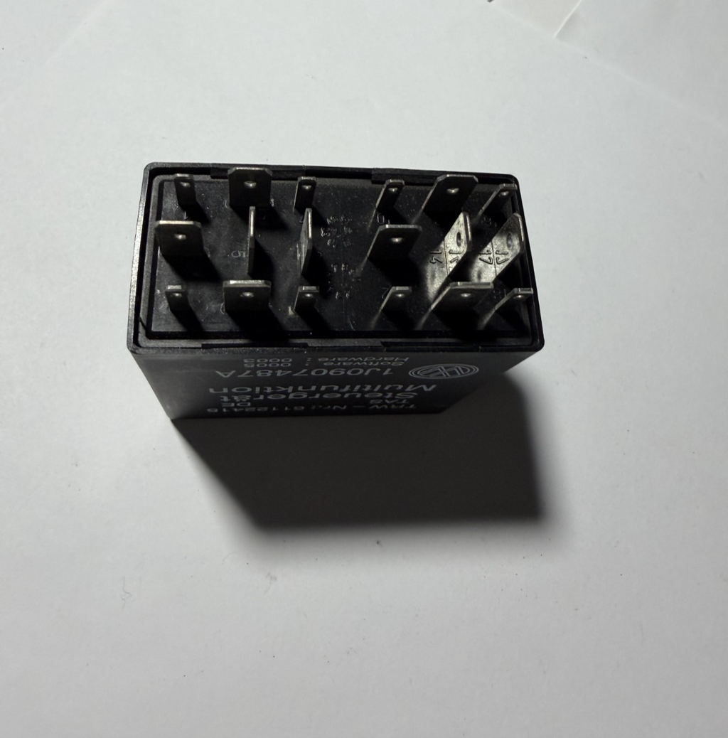 99-05 Volkswagen Jetta Multifunction Steering Relay #451 1J0907487A, 61122415