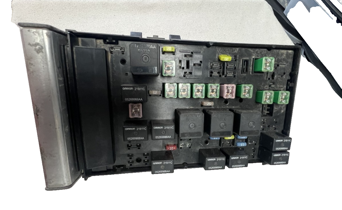 2005-2007 Dodge Grand Caravan Chrysler Town & Country FCM IPM Module 05144579AB