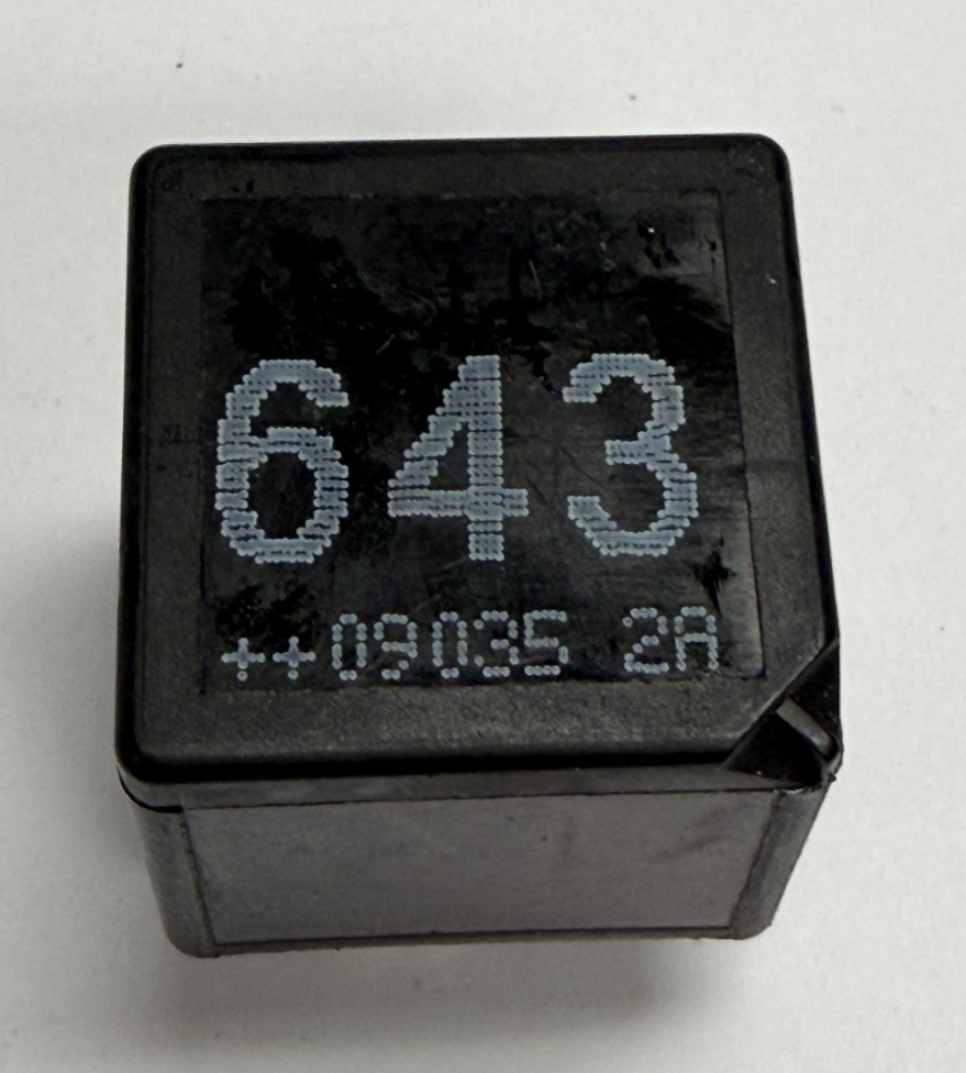 2008-2016 Volkswagen Skoda 4-Pin Relay 8K0 951 253, V23136 B6 X72 Black
