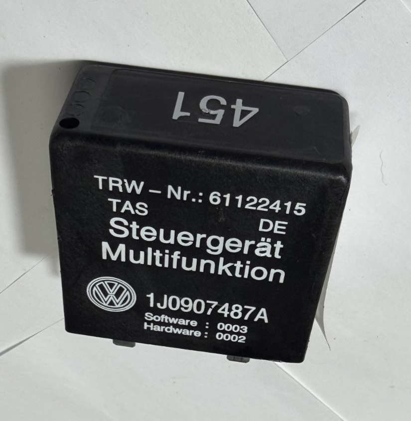 99-05 Volkswagen Jetta Passat Multifunction Steering Relay 1J0907487A Black