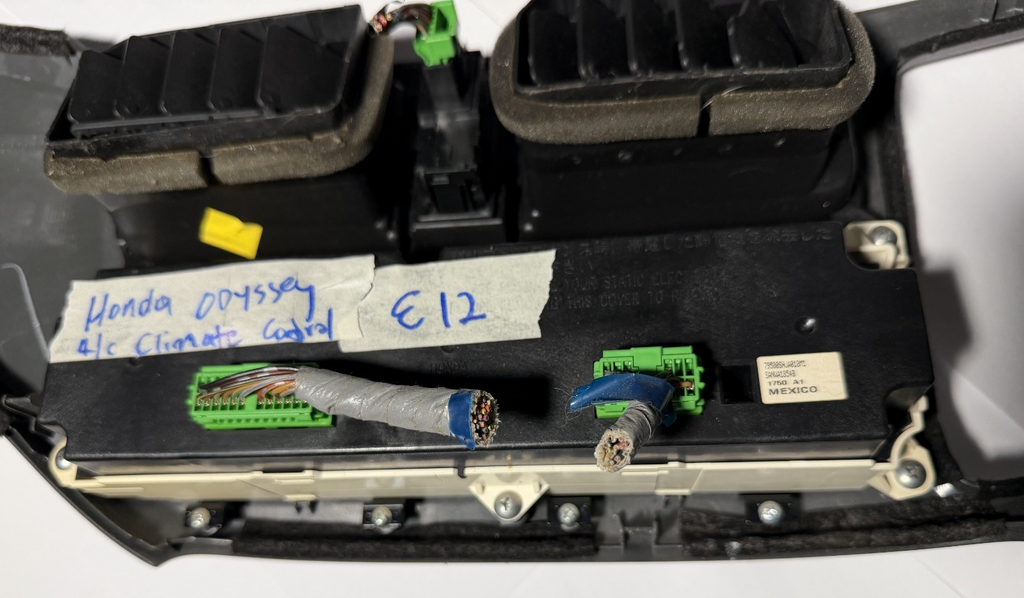 2005-2010 Honda Odyssey Manual Climate Control with Dash Trim Bezel Assy