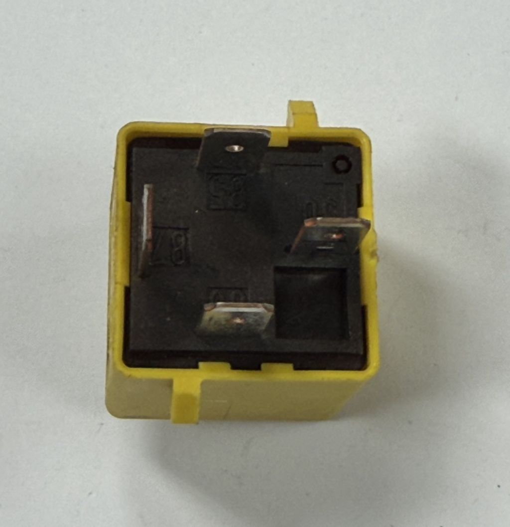 1995-2004 Land Rover Range Rover 4 Pin Relay V23134 B52 X130, YWB 10027