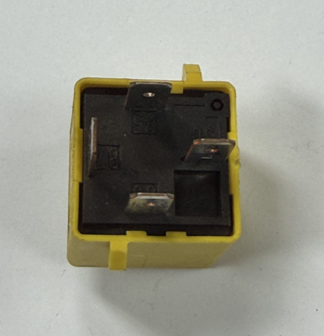 1995-2004 Land Rover Range Rover 4 Pin Relay V23134 B52 X130, YWB 10027