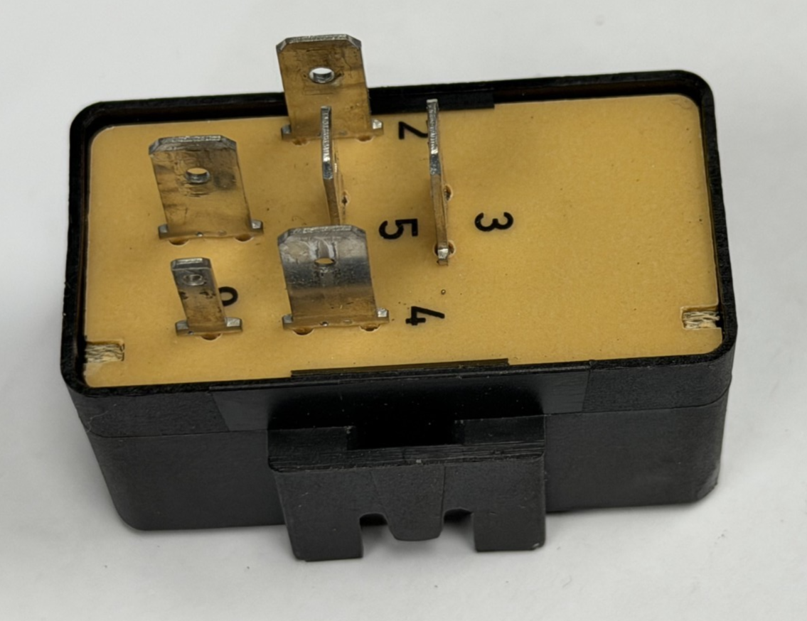 Volvo 740 760 780 940 Central Locking Relay 12V 16A 898163, 3523739