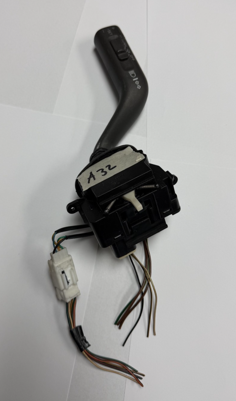 Steering Column Turn Signal Control Switch Black fits 03 2003 Volvo V40