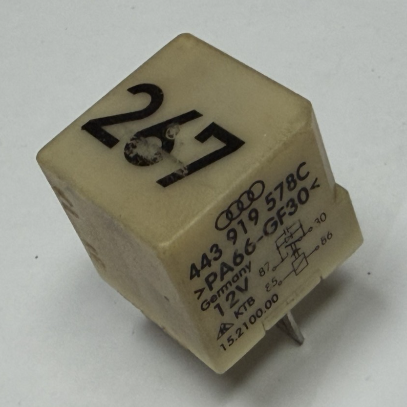 Volkswagen Passat Audi A4 A6 S6 A8 AC Electro Clutch Relay #267 443 919 578C