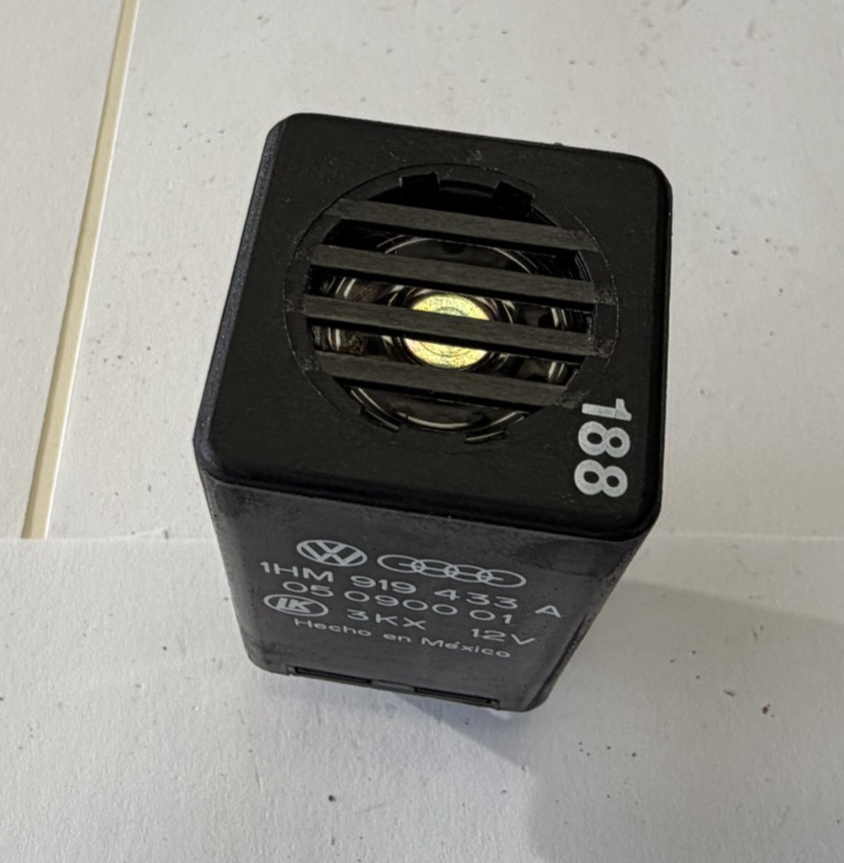 1993-2002 VW Golf Door Chime Seatbelt Warning Relay 1HM 919 433 A, 05090001 by Volkswagen Audi