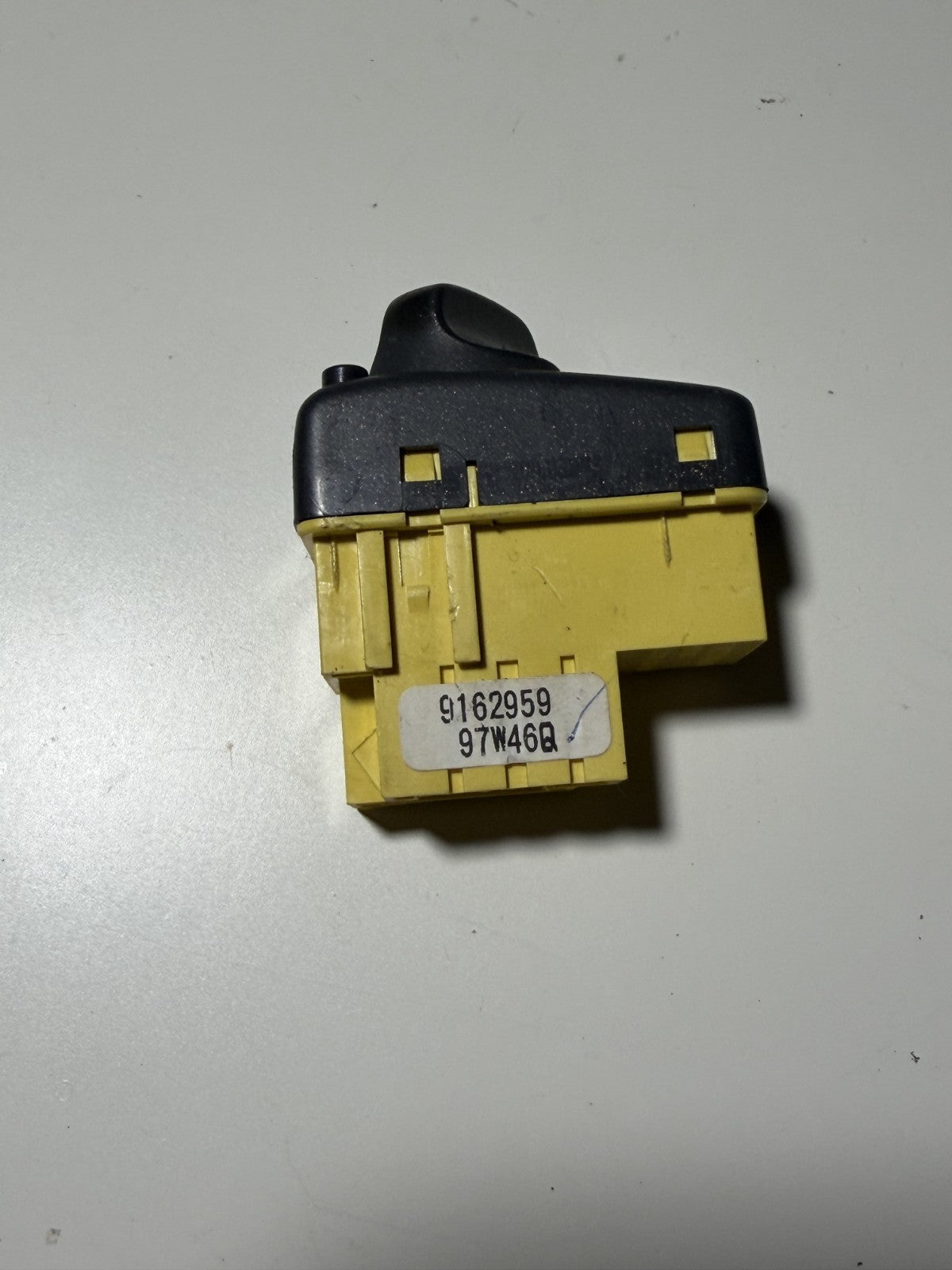 Trip Computer Reset Info Switch 9162959, 97W46Q fits 98-04 Volvo C70 S70