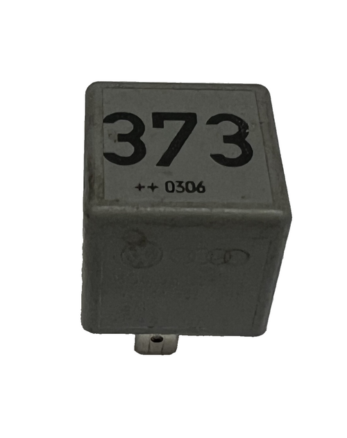 1985-1999 Volkswagen Passat Multifunctional Relay 373 OEM 8D0 951 253A