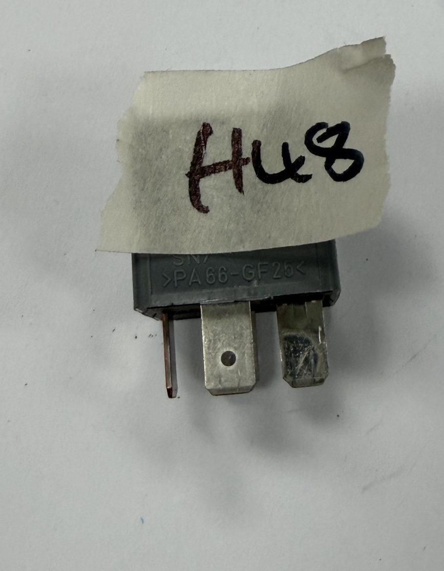 1985-1999 Volkswagen Passat Multifunctional Relay #373 8D0 951 253 A